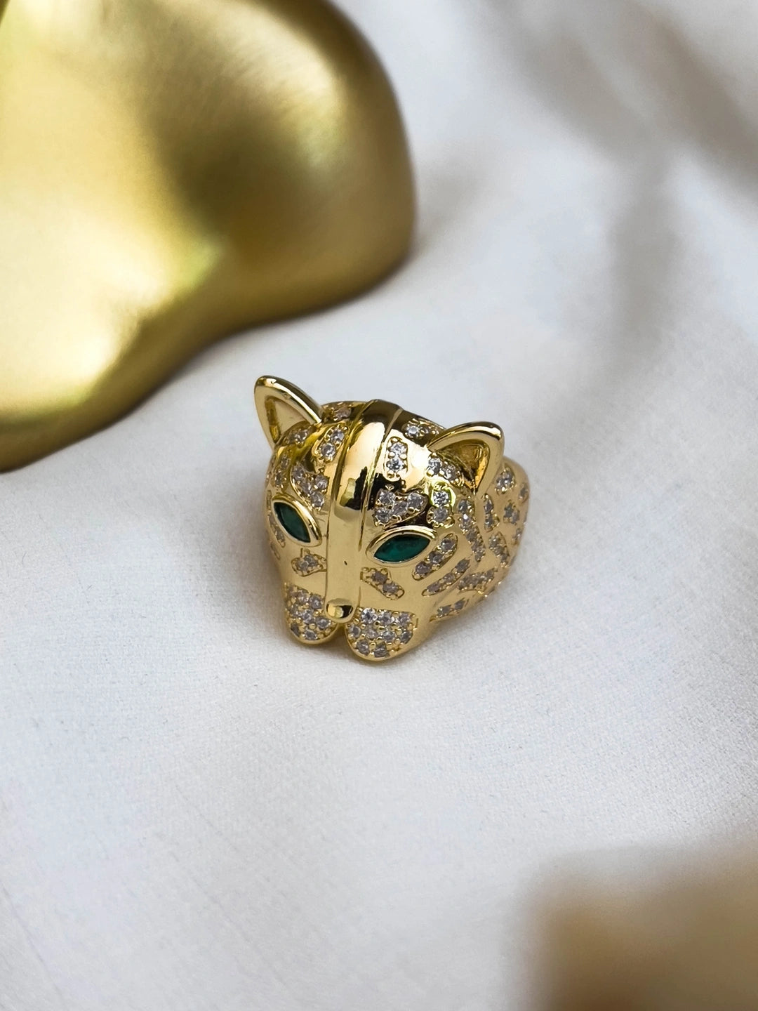 Ishhaara Panther Ring