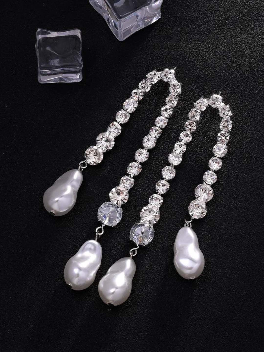 Ishhaara Pearl Stone Earring