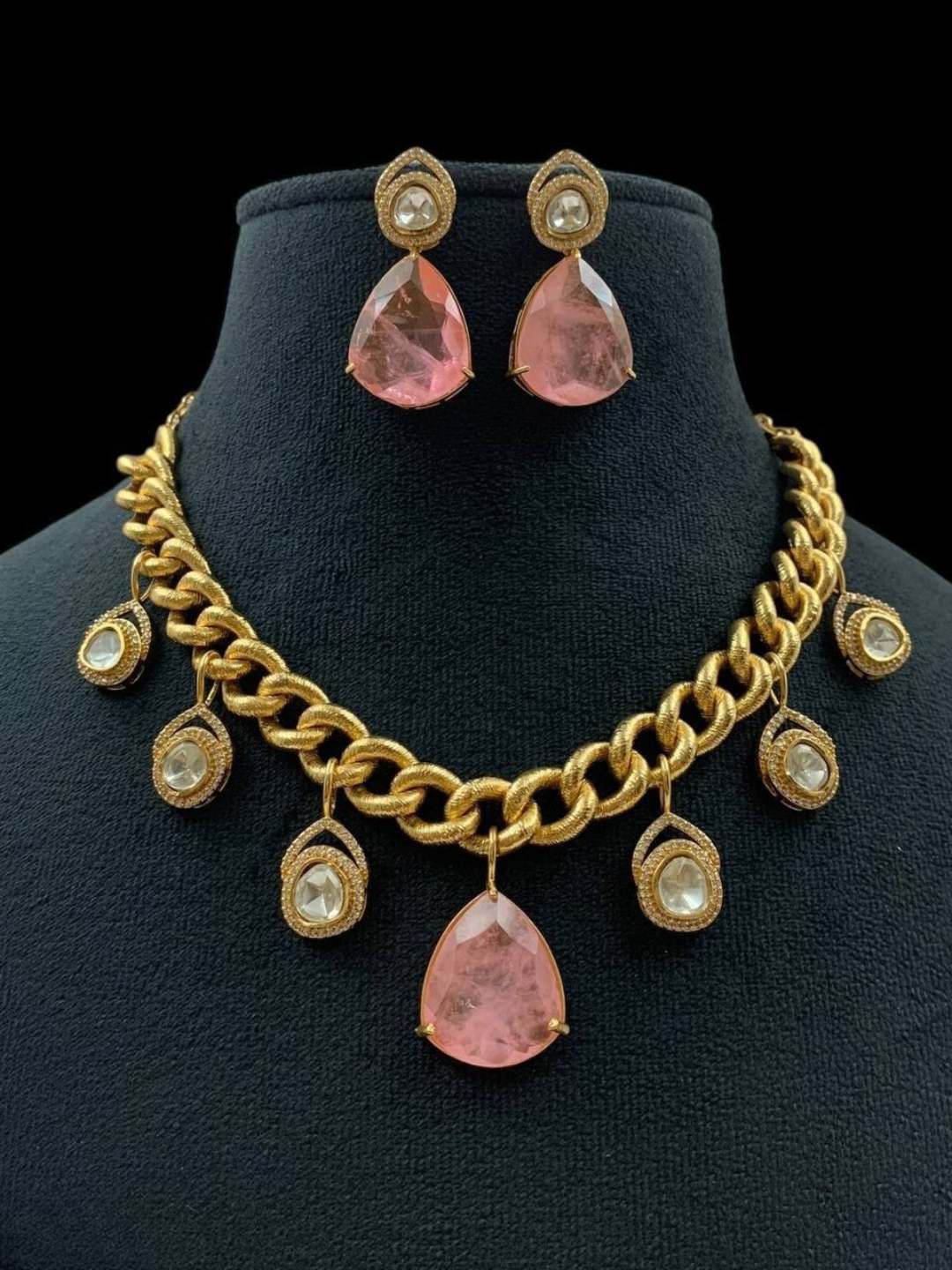 Ishhaara Pink Antique Designer Chained Pendant Necklace