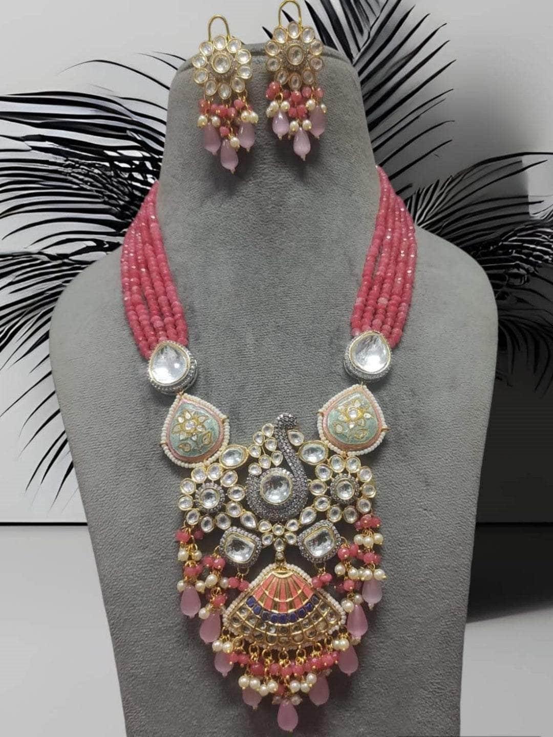 Ishhaara Elegant Vision Pendant Chain