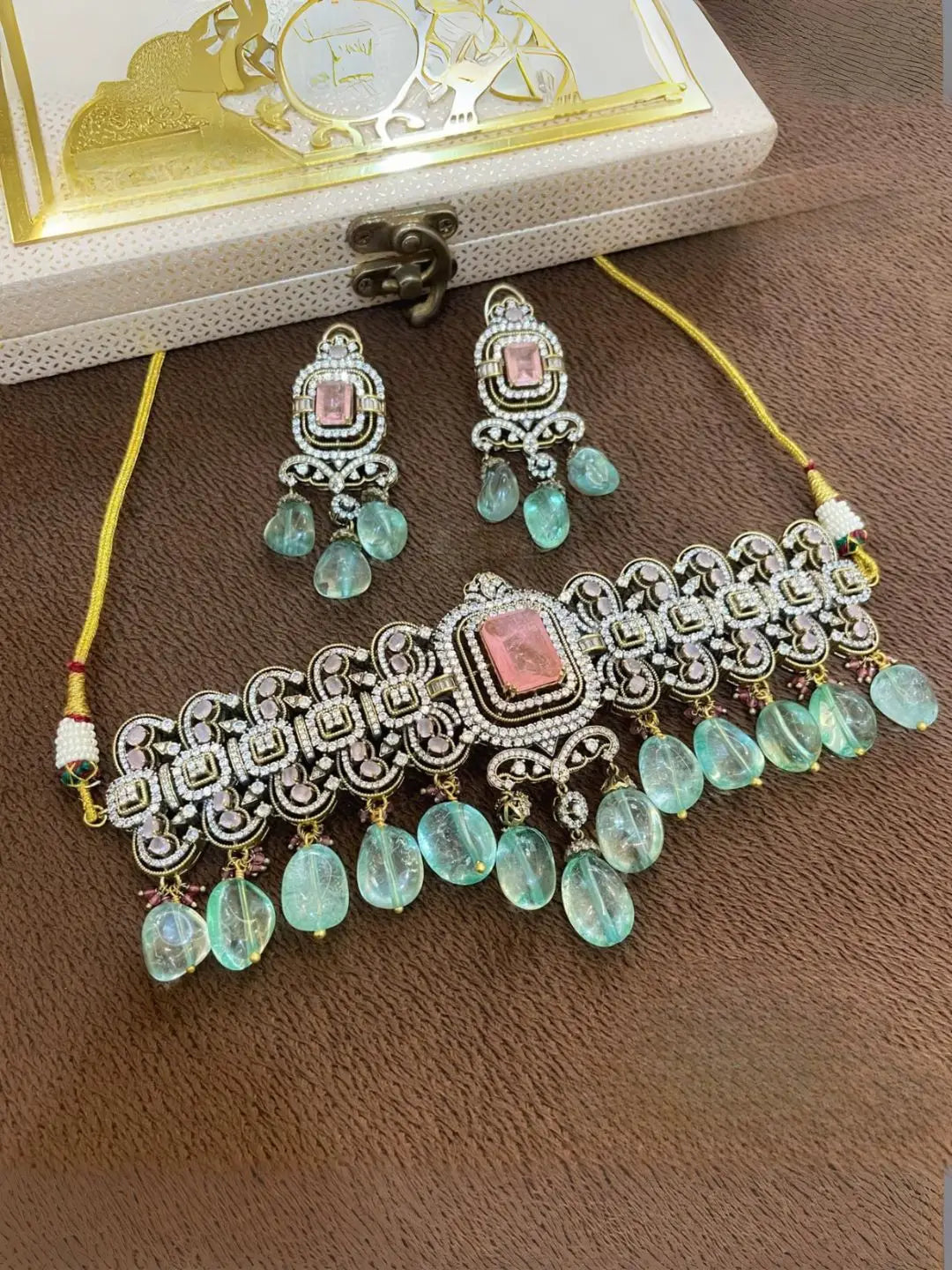 Ishhaara Pink Exclusive Victorian Diamond High Neck Choke