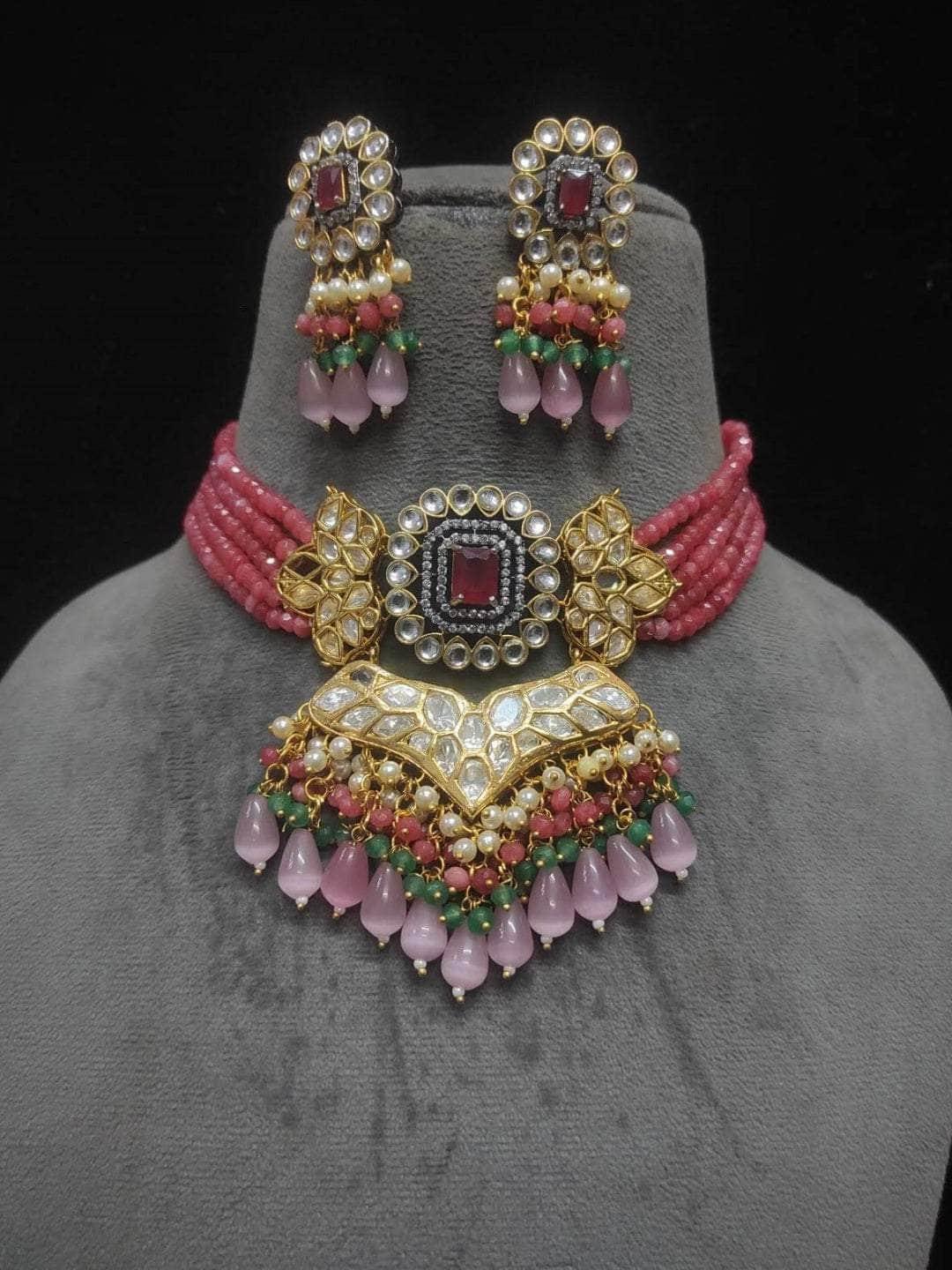 Ishhaara Lustrous Class Necklace