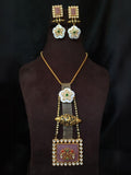 Ishhaara Unique Designed Square Kundan Locket Set