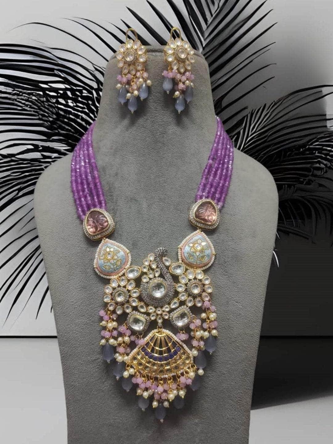 Ishhaara Elegant Vision Pendant Chain