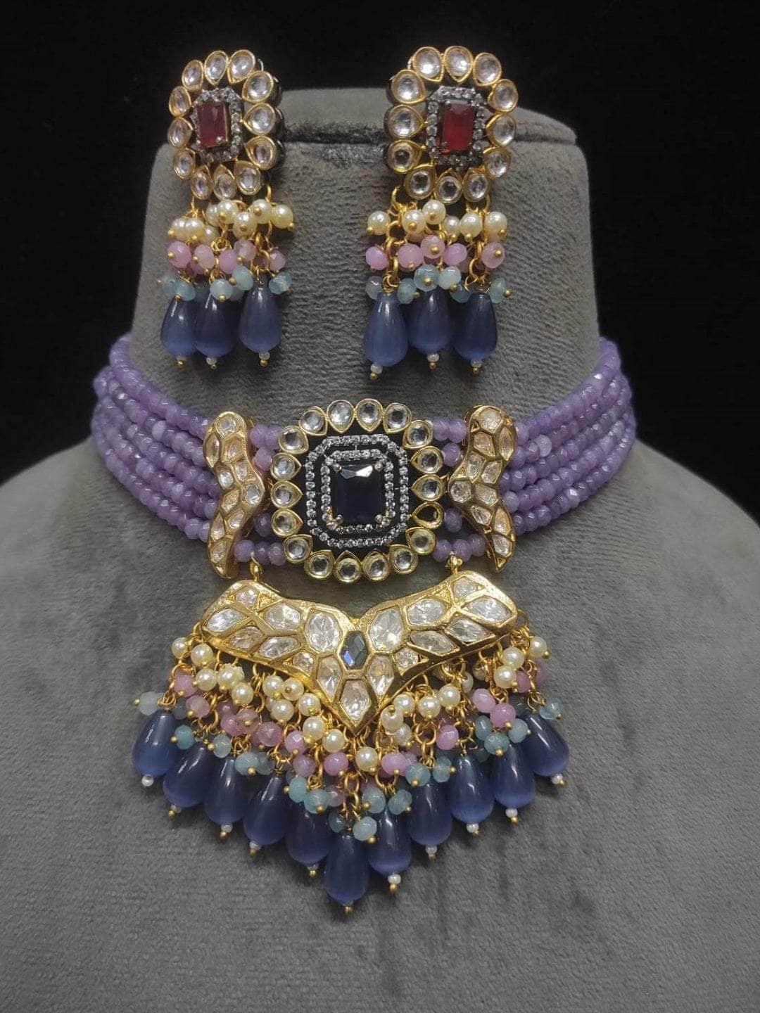 Ishhaara Lustrous Class Necklace