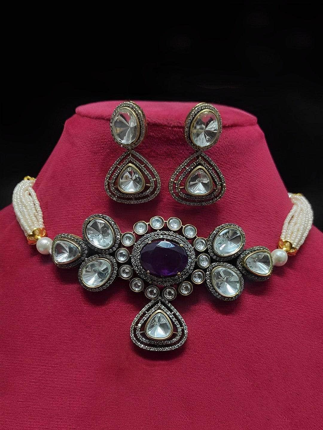 Ishhaara Nikita Dutta In Carved Center Kundan Choker Set
