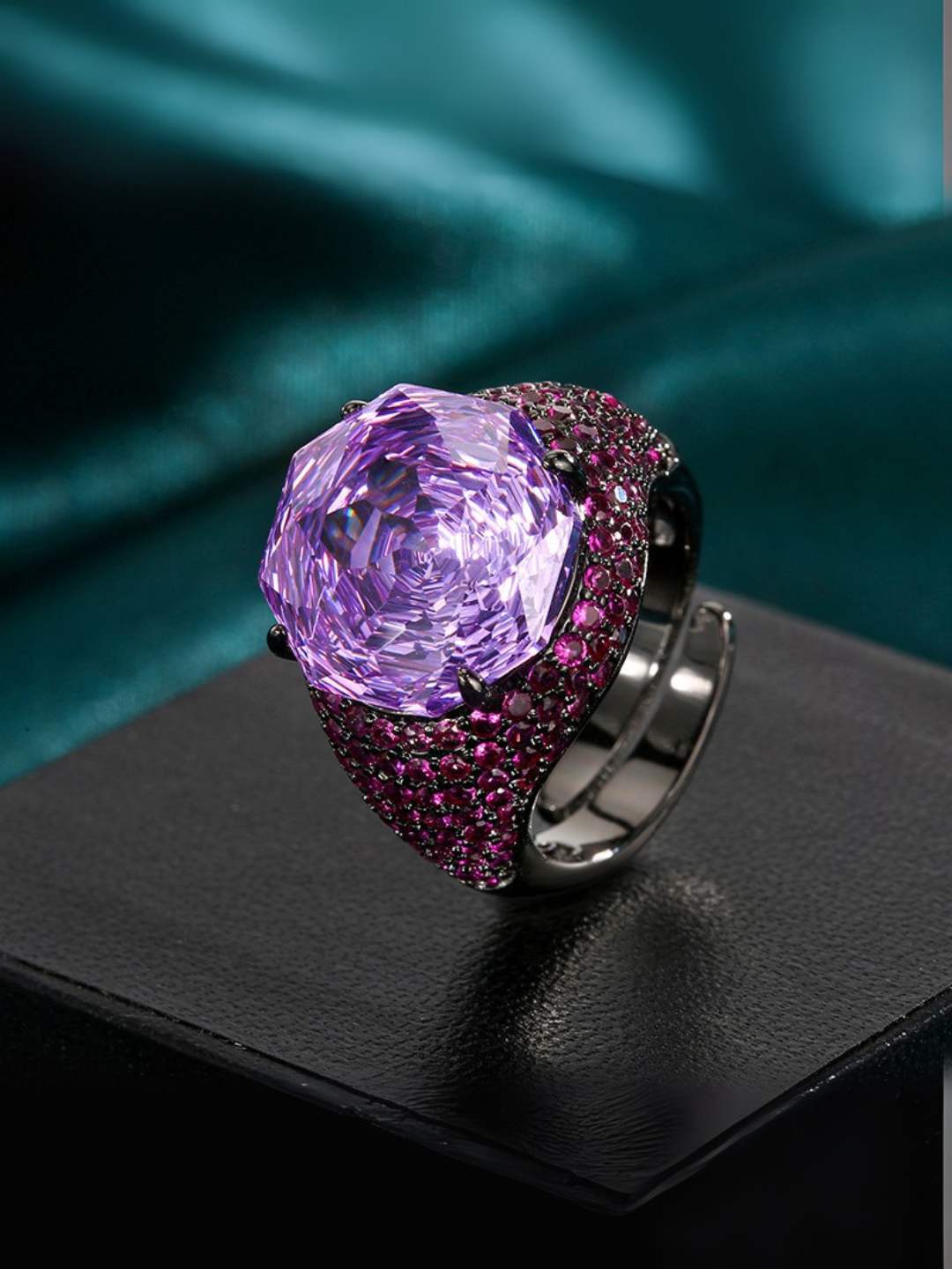 Ishhaara Purple Royal Chroma Ring