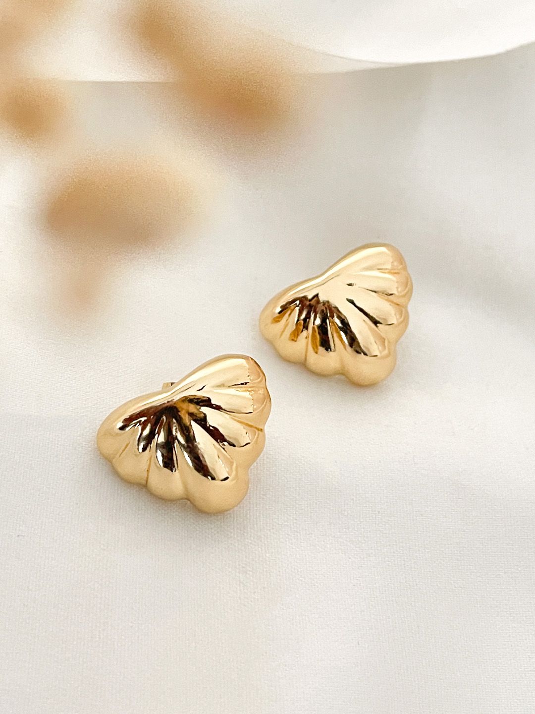 Ishhaara Radiant Blossom Earrings