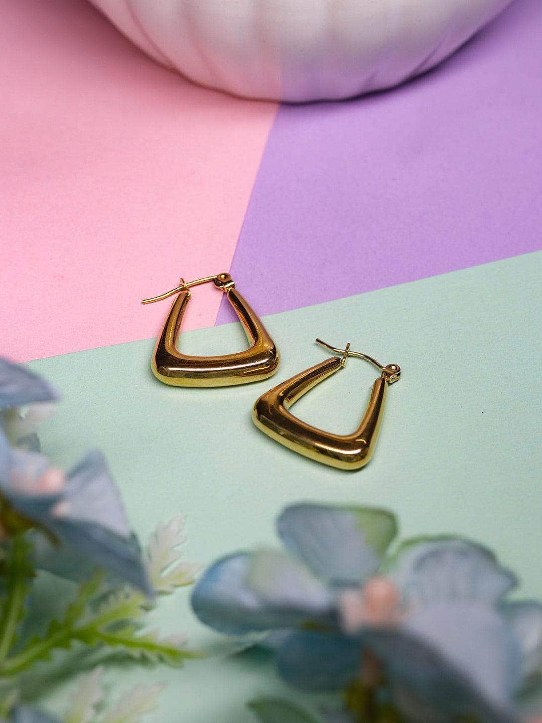Ishhaara Rakul Singh In Trapezoid Hoop Earrings