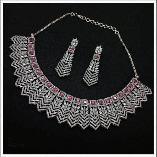 Ishhaara Ad Edgy Necklace And Earing Set