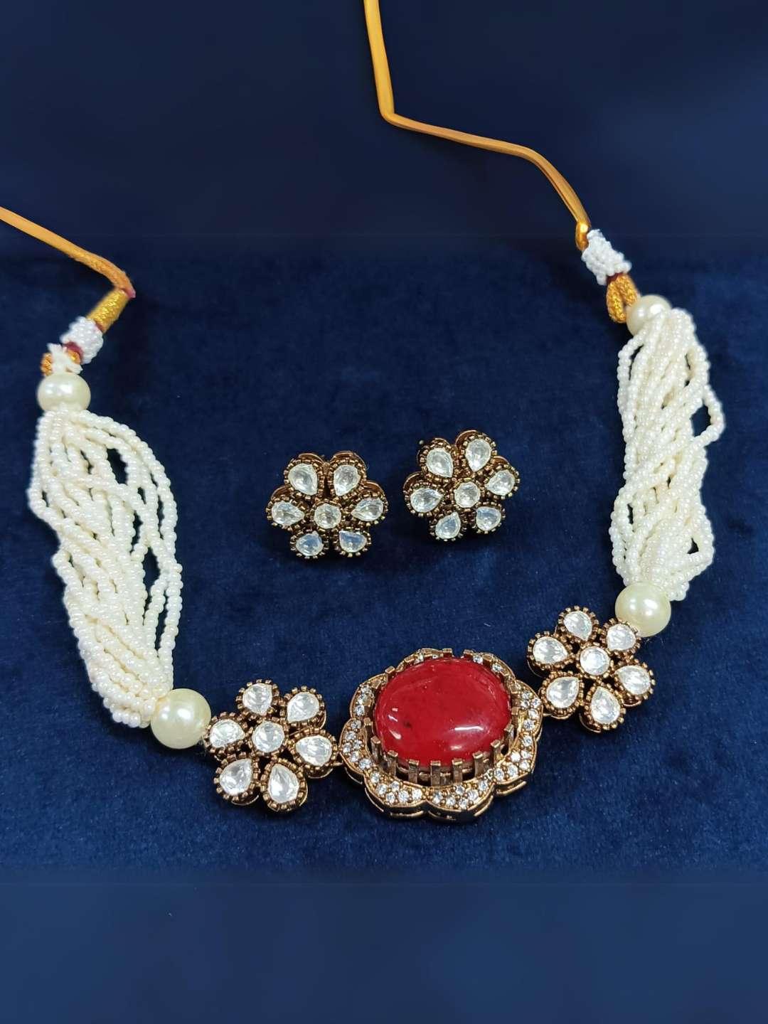 Ishhaara Turquoise Doublet Stone Embedded Pearl Choker