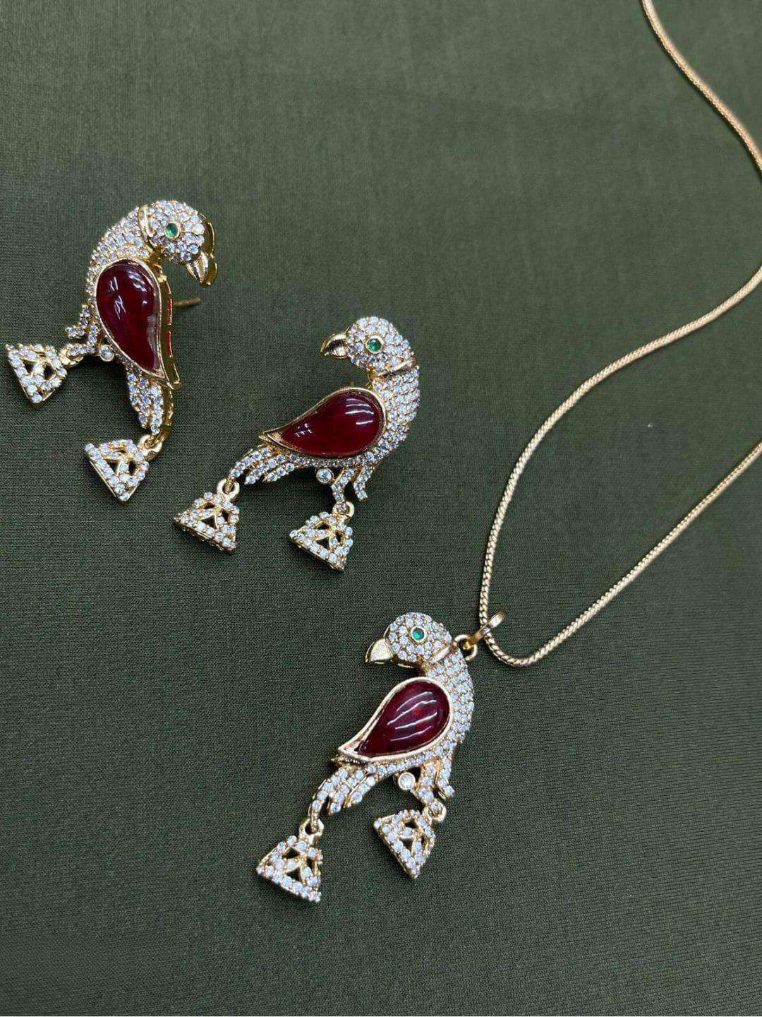 Ishhaara Emperor Fairywren Pendant Necklace Set
