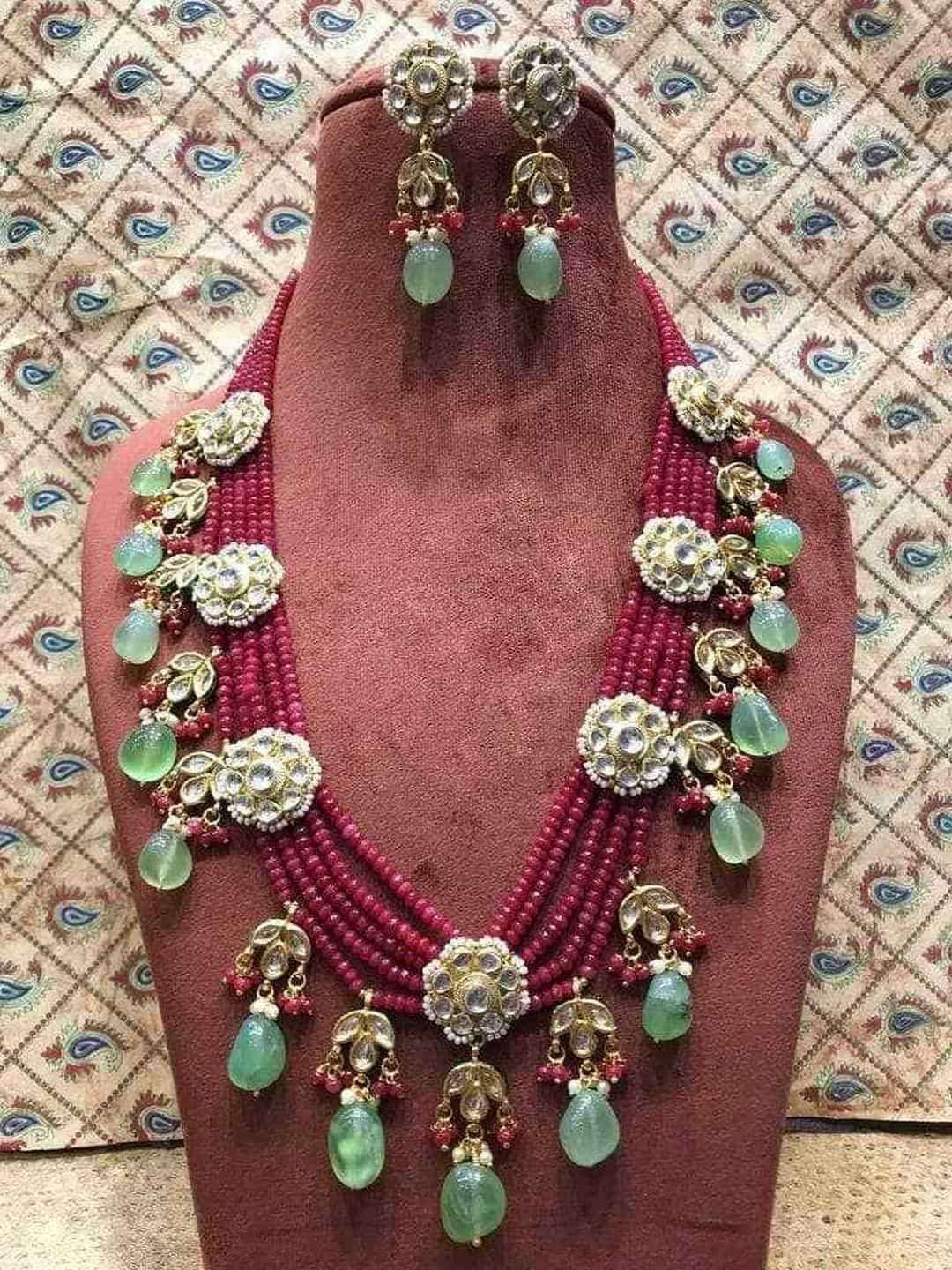 Ishhaara Flower Patch Pendant Necklace
