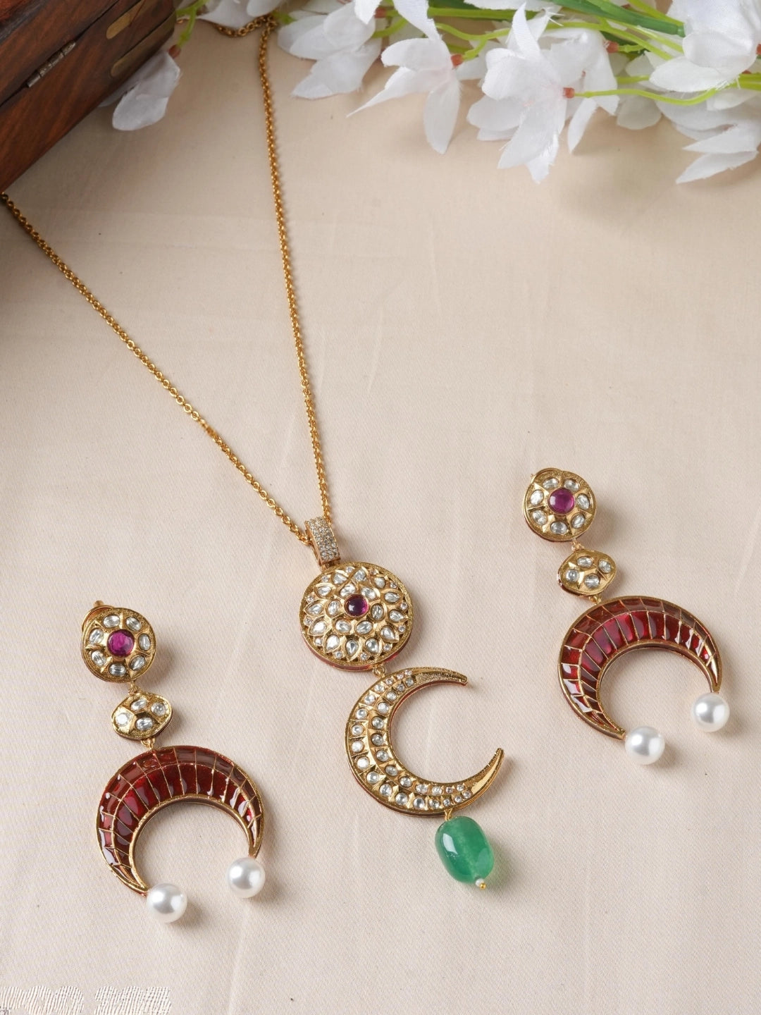 Ishhaara Red Kareena Kapoor Inspired Pendant Necklace