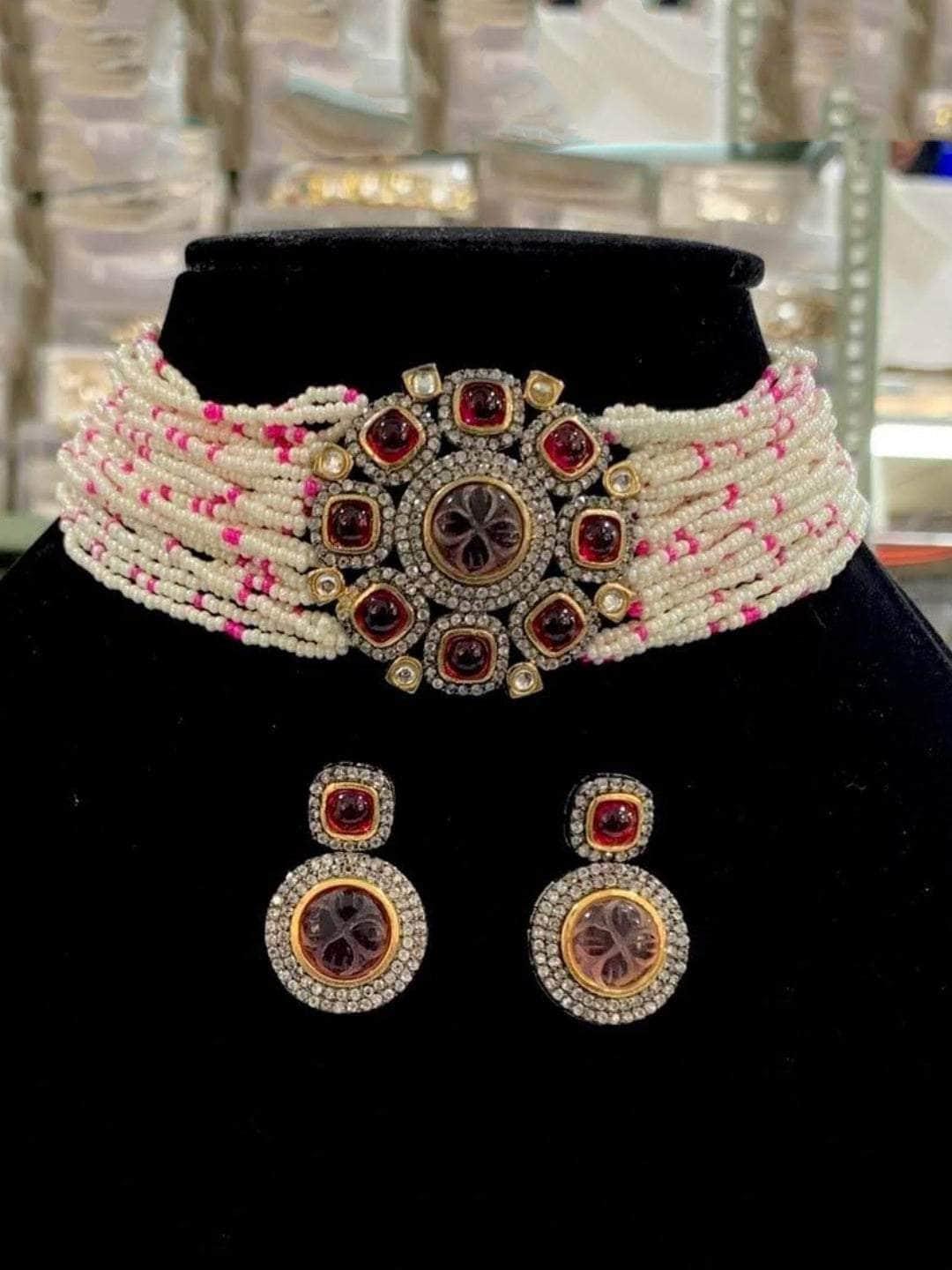 Ishhaara Mysteeva Choker
