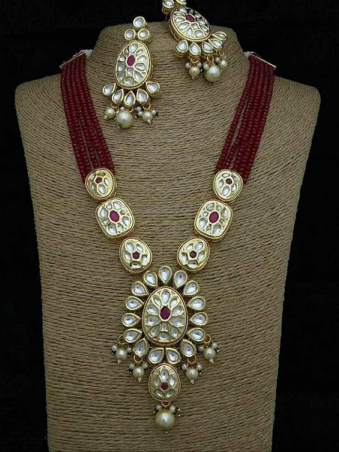 Ishhaara Red Oval Long Pendant Necklace