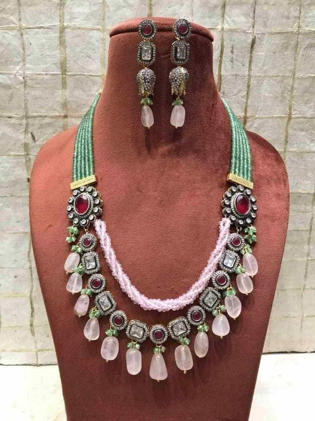 Ishhaara Twisted Color Necklace With White Stone