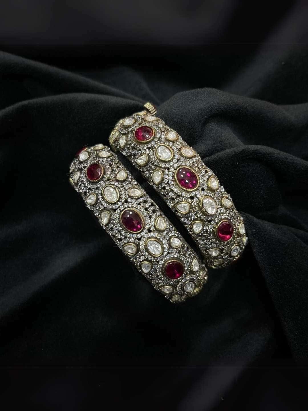 Ishhaara Victorian Pastel Oval Stone Bangle