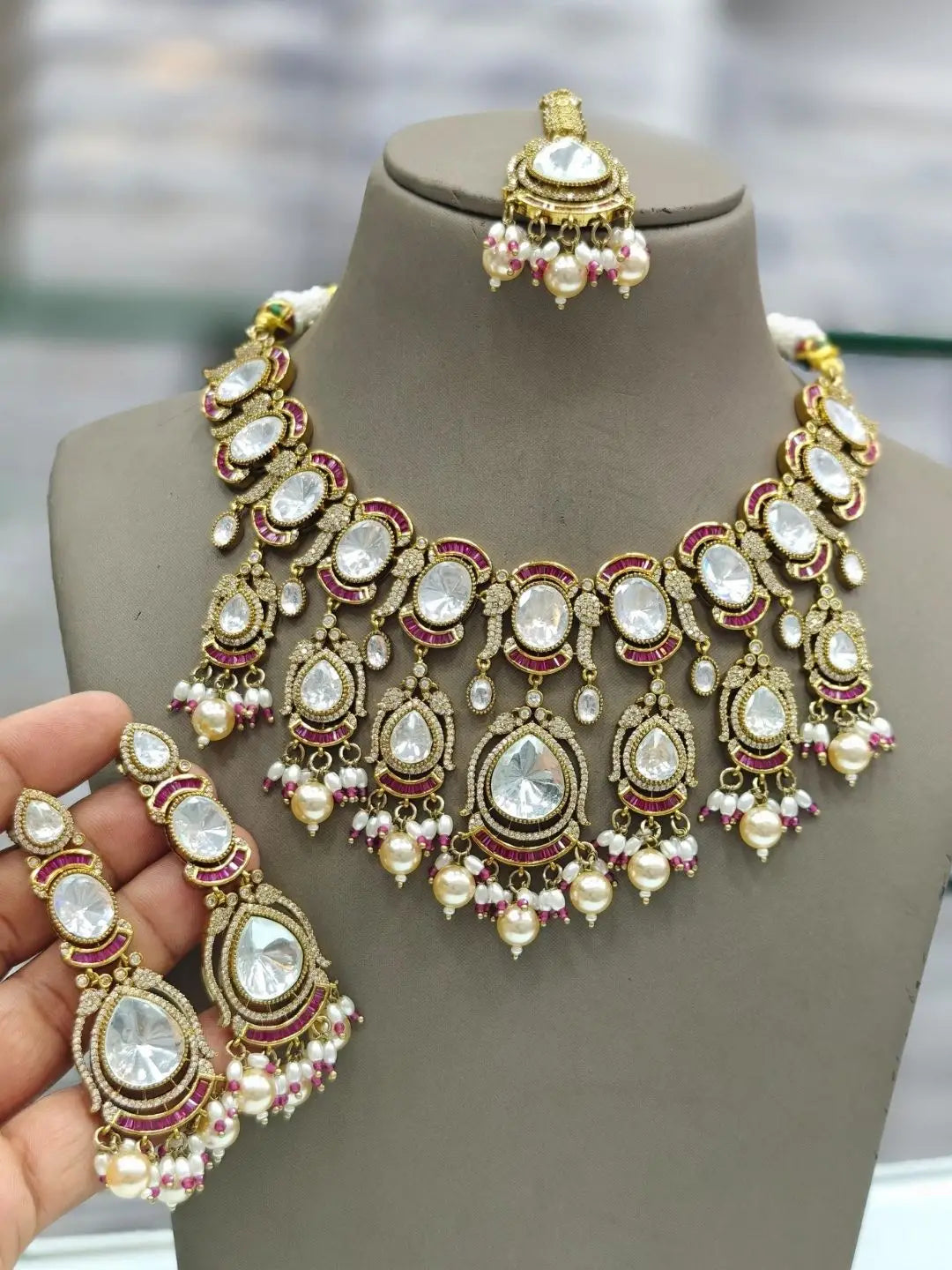 Ishhaara Red Victorian Tear Drop Pastel Bead Neckpiece