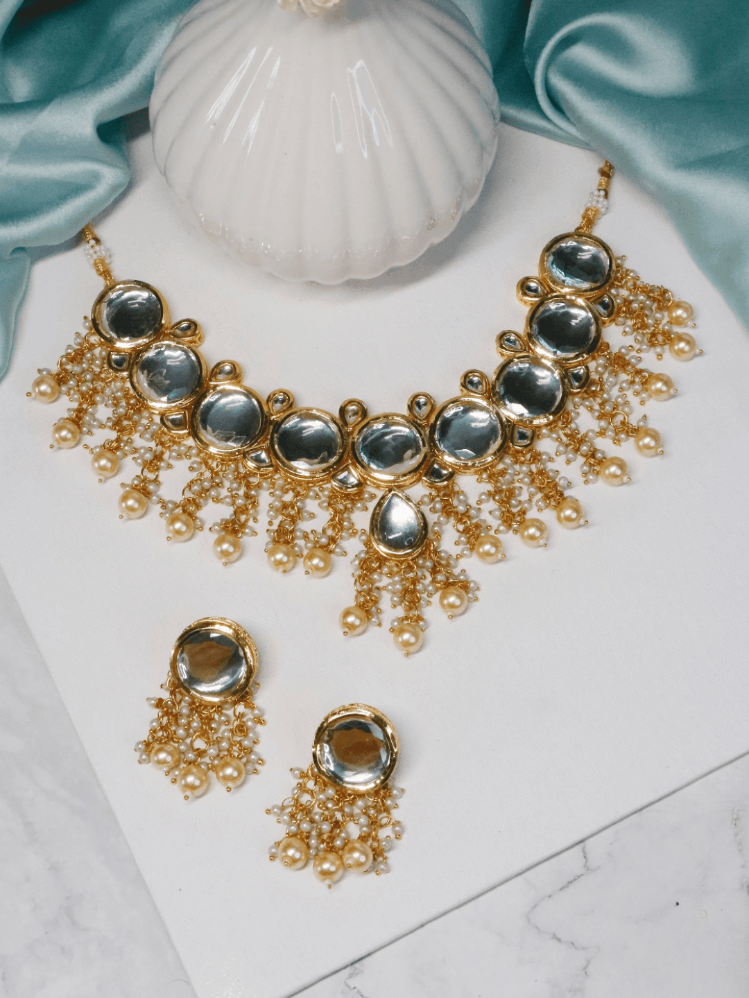 Ishhaara Round Kundan Single Pendant Drop Necklace