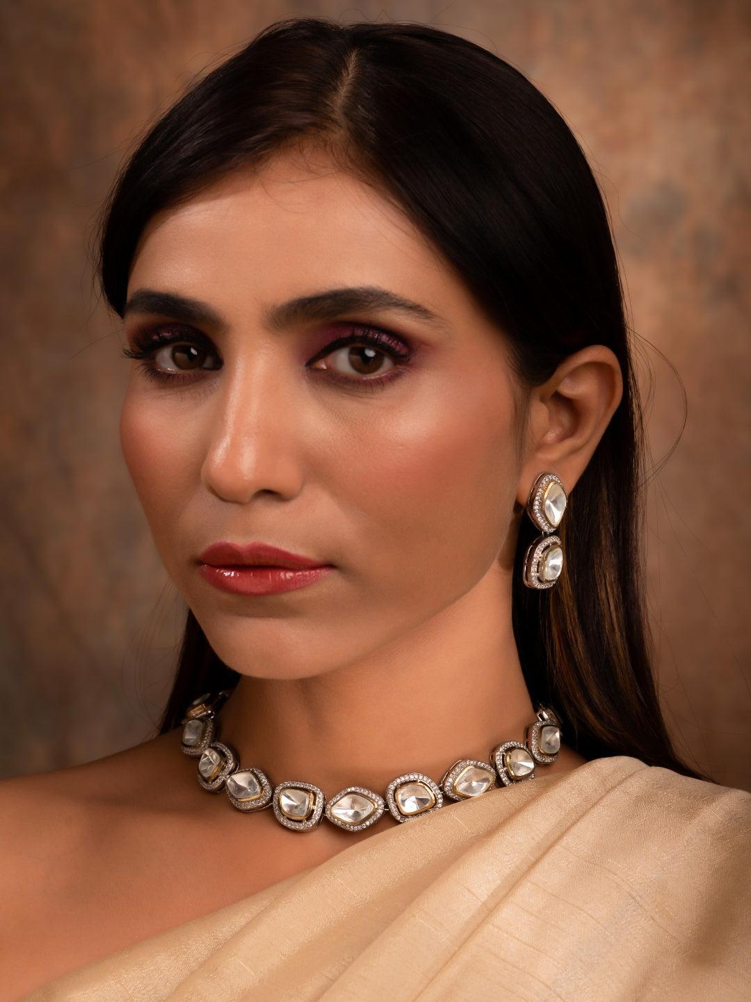 Ishhaara Round Shape Kundan Choker Necklace