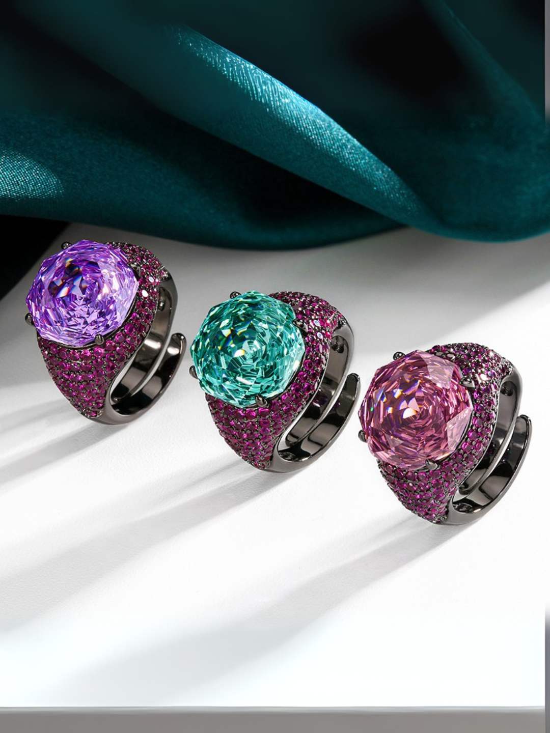 Ishhaara Royal Chroma Ring