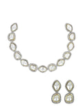 Ishhaara Samiksha Pednekar In Round Shape Kundan Choker Necklace