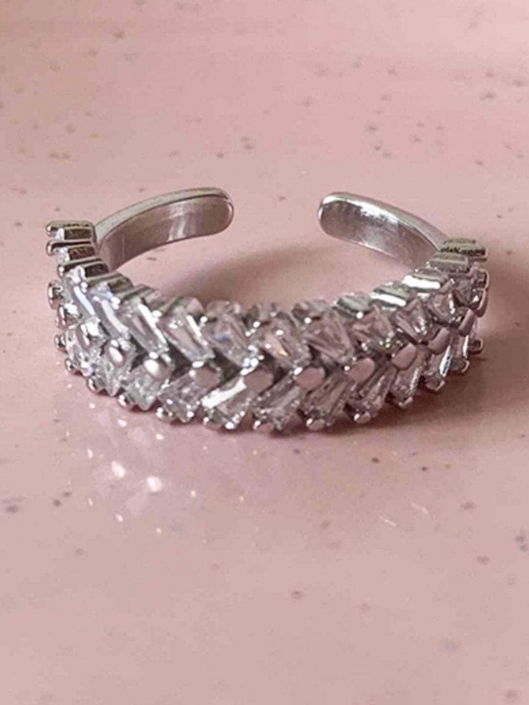 Ishhaara Sanya Malhotra In Sugar Rush Ring