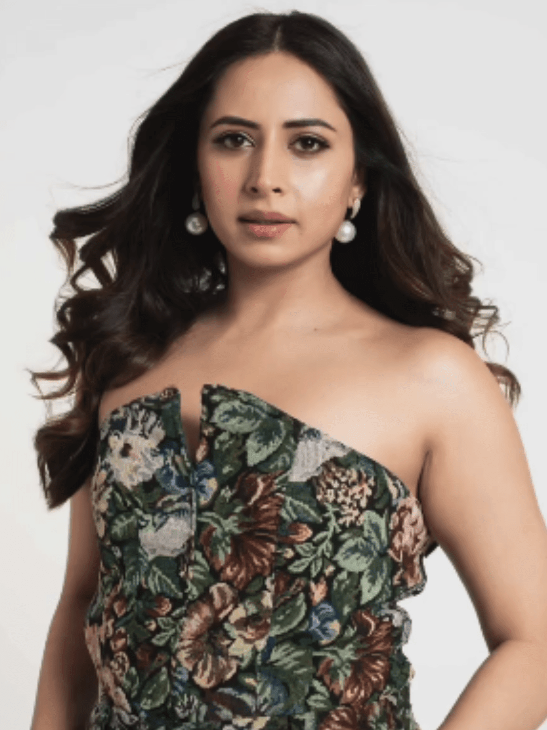 Ishhaara Sargun Mehta In Pearl Drop Earrings