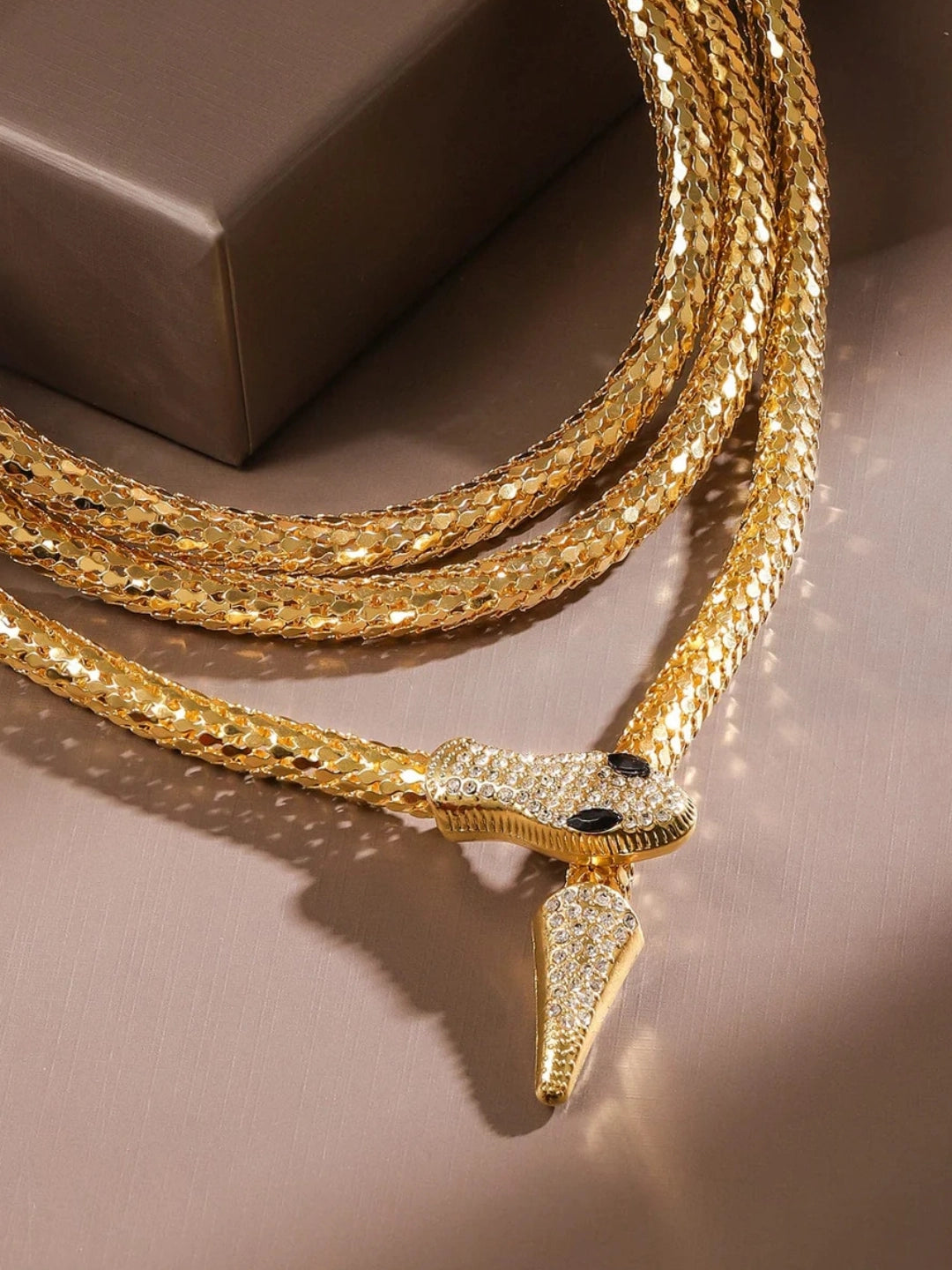 Ishhaara Serpentine Choker Necklace