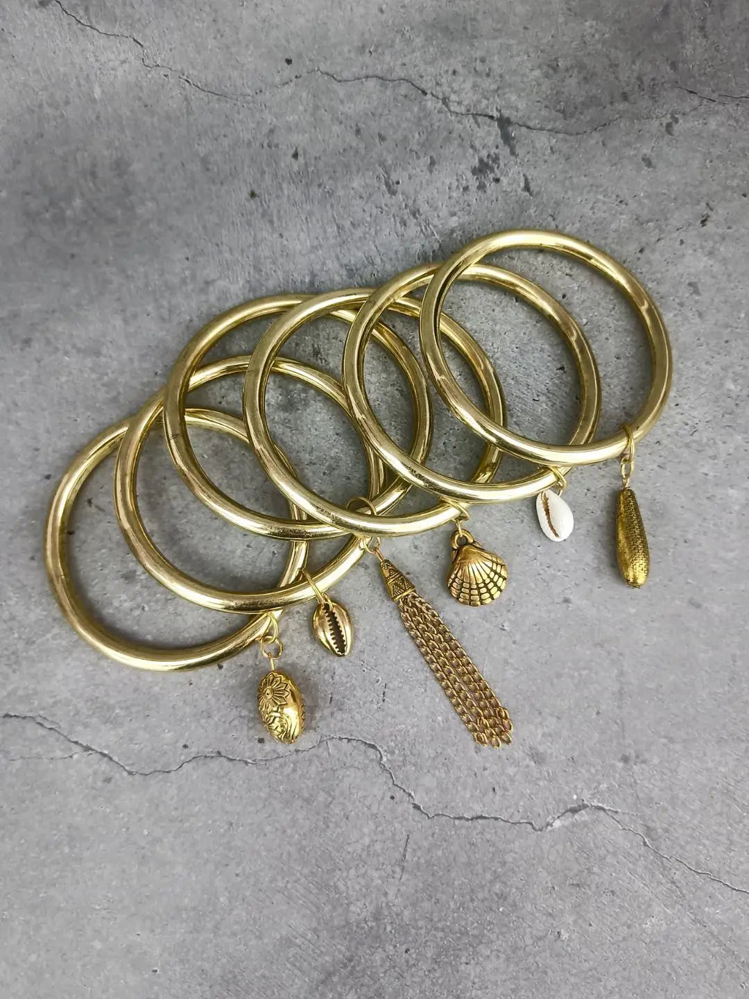 Ishhaara Set Of 6 Charm Bangles