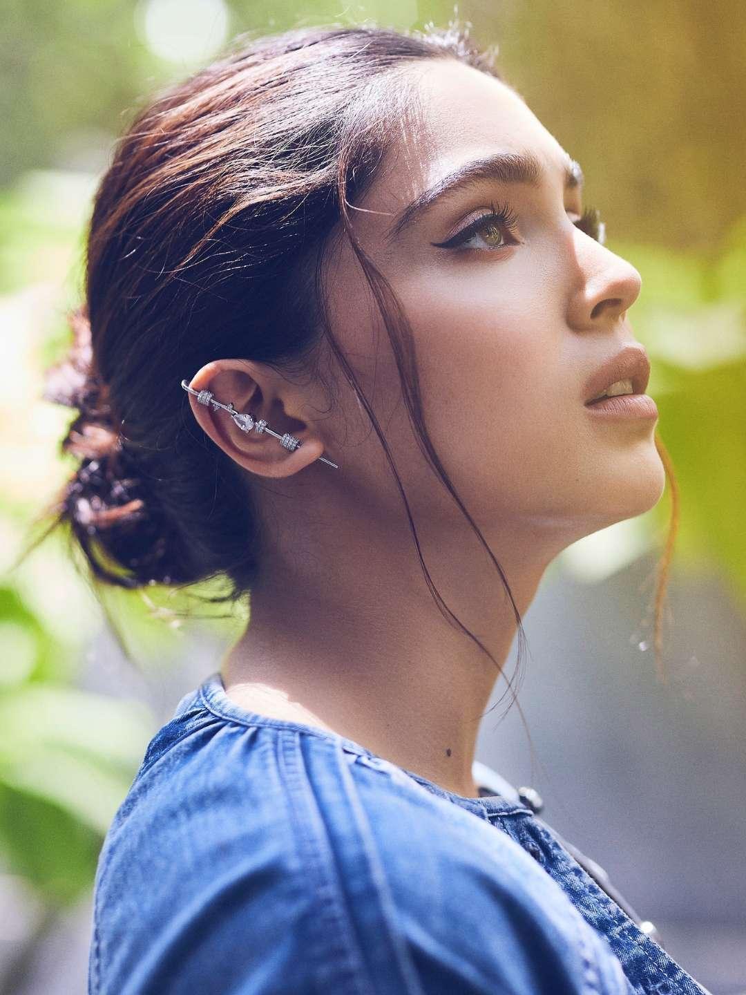 Ishhaara Sharvari Wagh In Clip On Drop Earrings