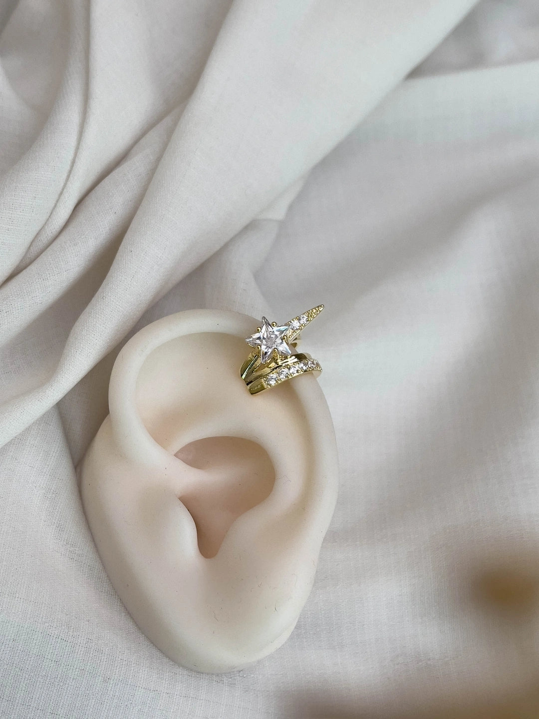 Ishhaara Shooting Star Round Pave Earcuff Earrings