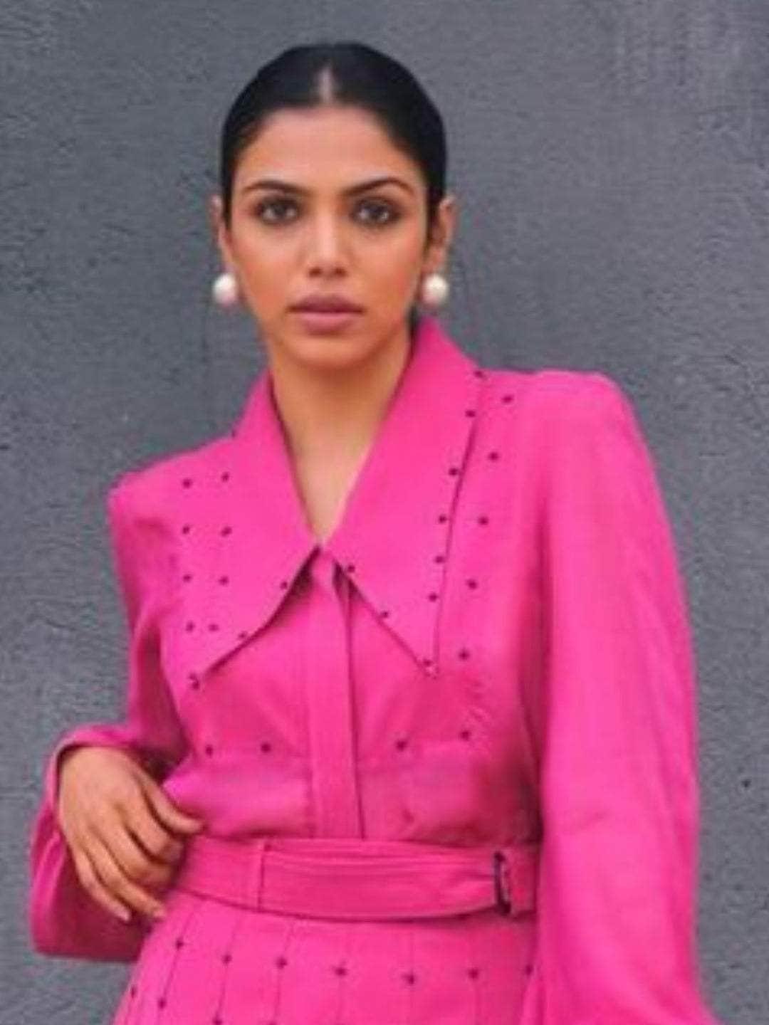 Ishhaara Shriya Pilgaonkar Big Pearl Statement Studs