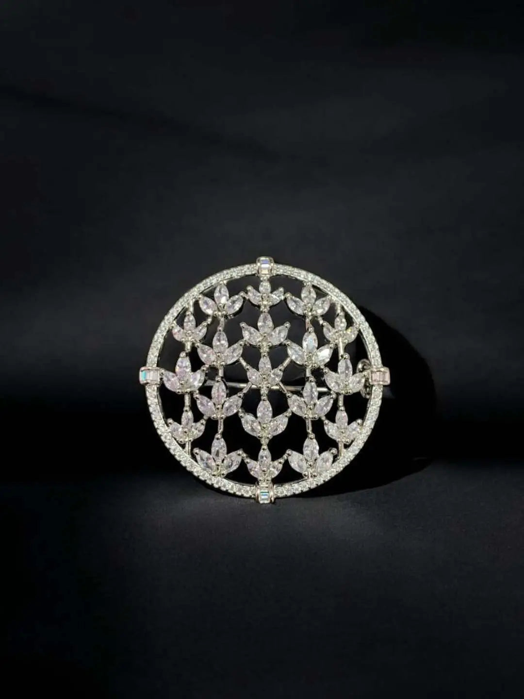 Ishhaara White Antique Victorian Rose Cut Diamond Circle Brooch