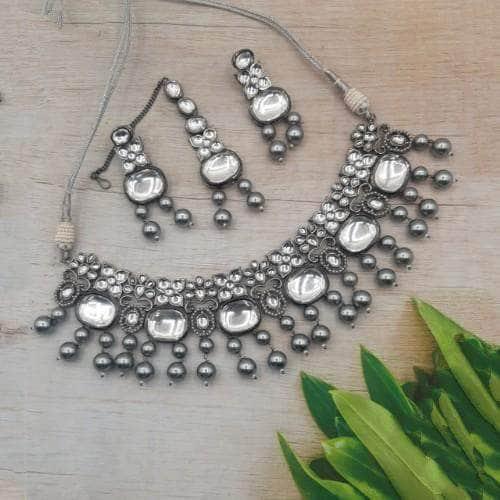 Ishhaara Rodium Big Kundan Leaf Necklace Earring And Teeka Set