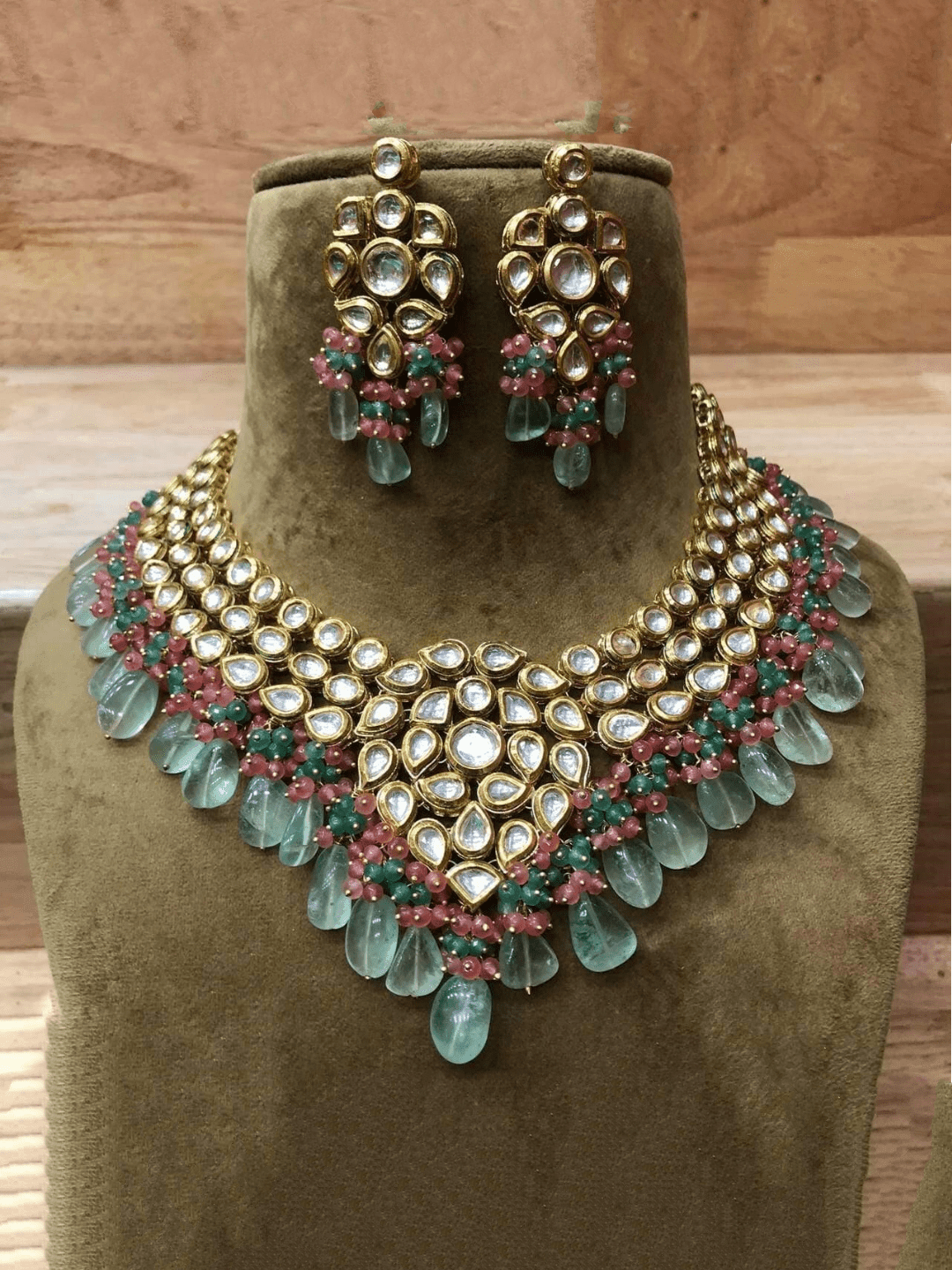 Ishhaara Simple Kundan Moti Necklace