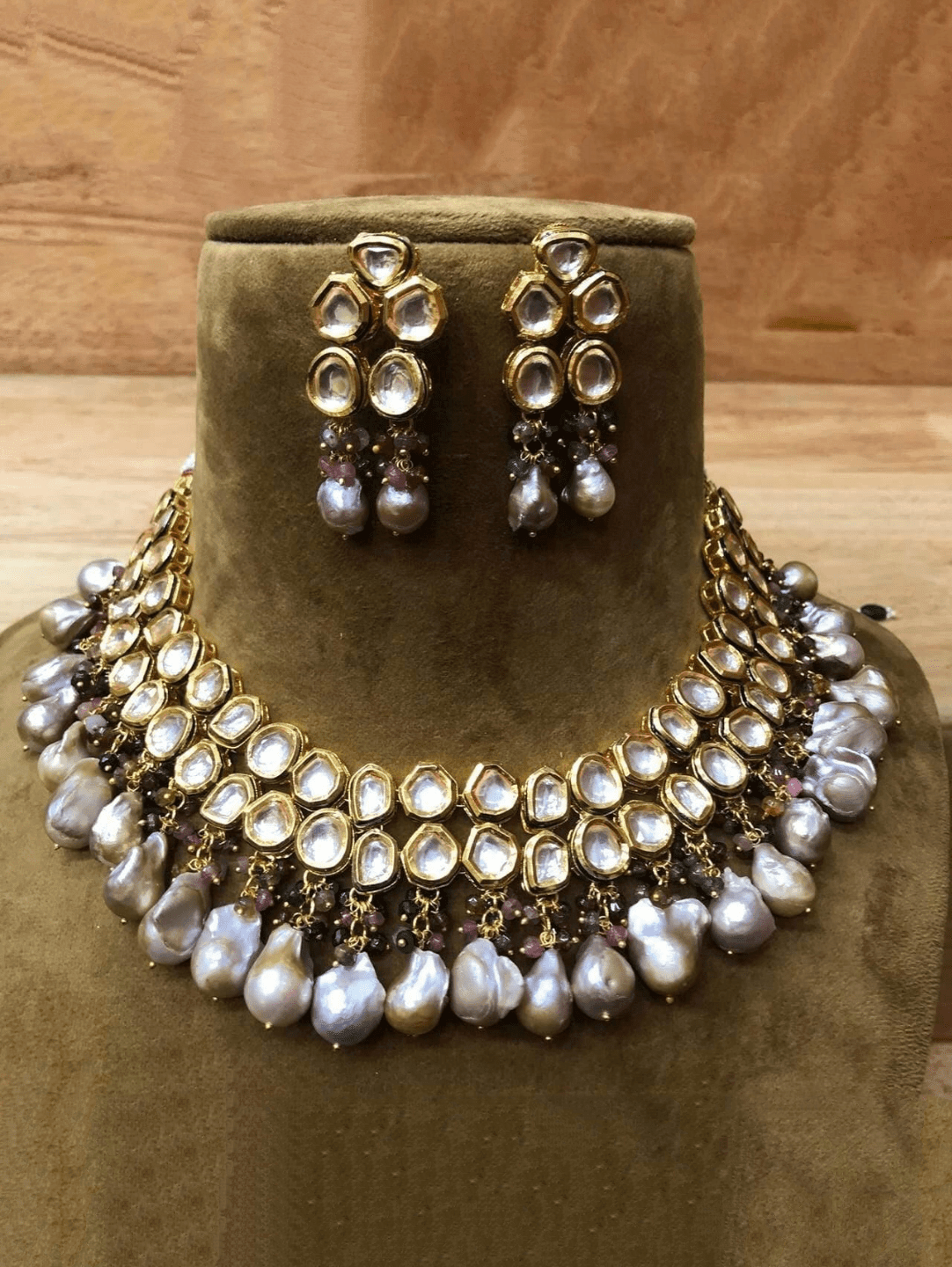 Ishhaara Simple Kundan Necklace With Baroque Beads