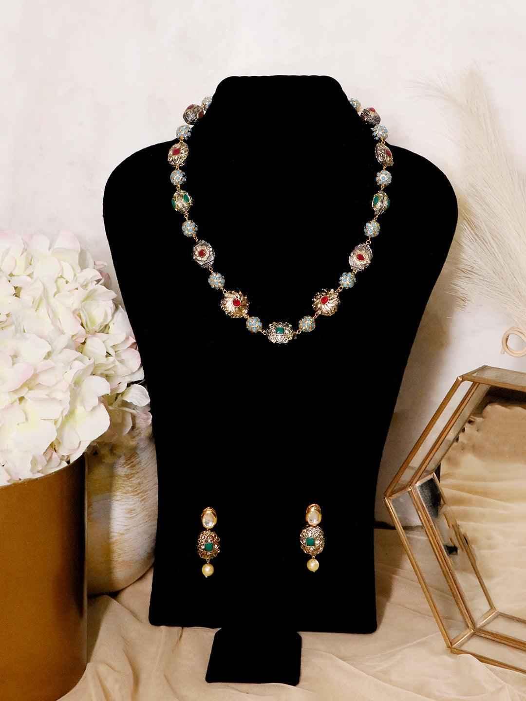 Ishhaara Single Layered Victorian Necklace