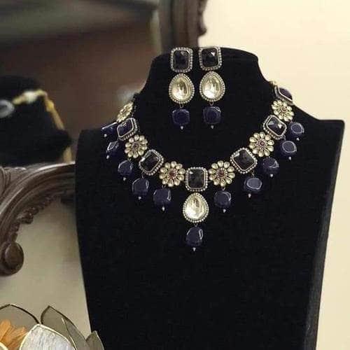 Ishhaara Square Flower Motif Blue Necklaces