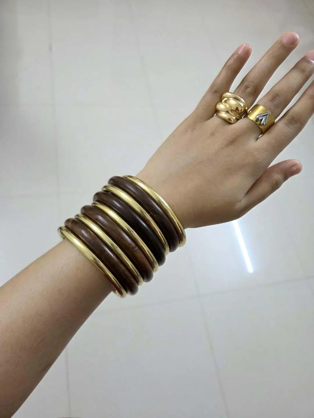 Ishhaara Stack Of Nine Trendy Handcuffs