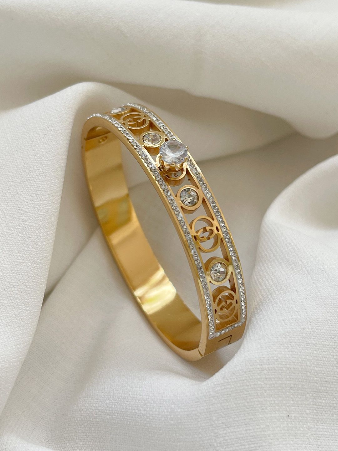 Ishhaara Stainless Steel Cubic Zirconia Sparkle Bangle