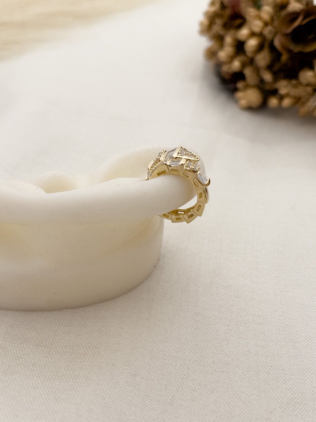 Ishhaara Stone Studded Embllished Earcuff