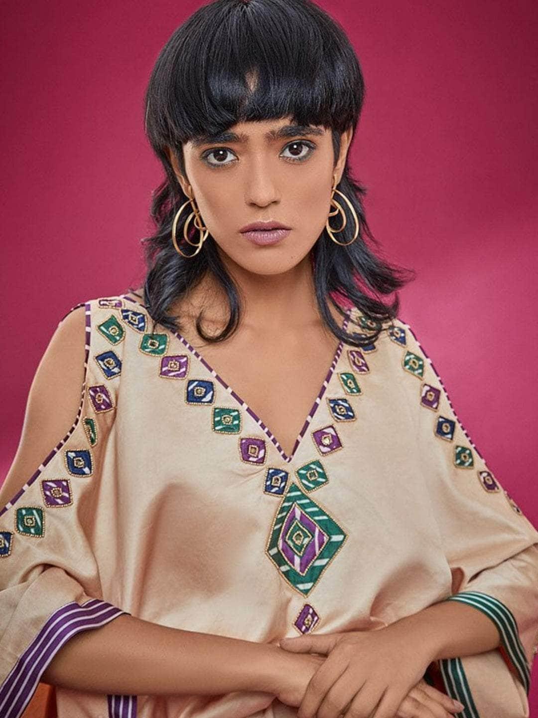 Ishhaara Surily G In Swirl Earring