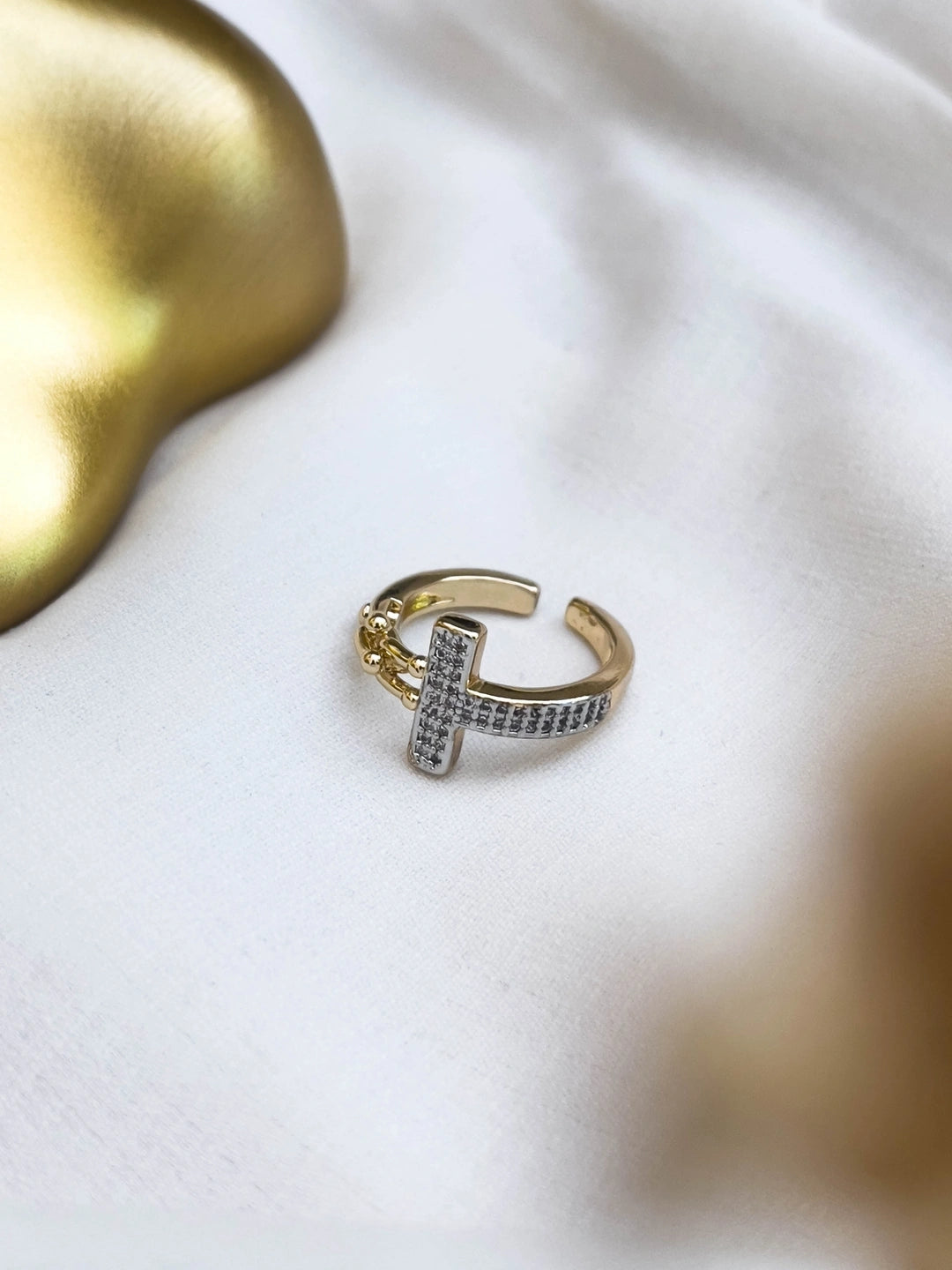 Ishhaara T Shape Cubic Zirconia Ring