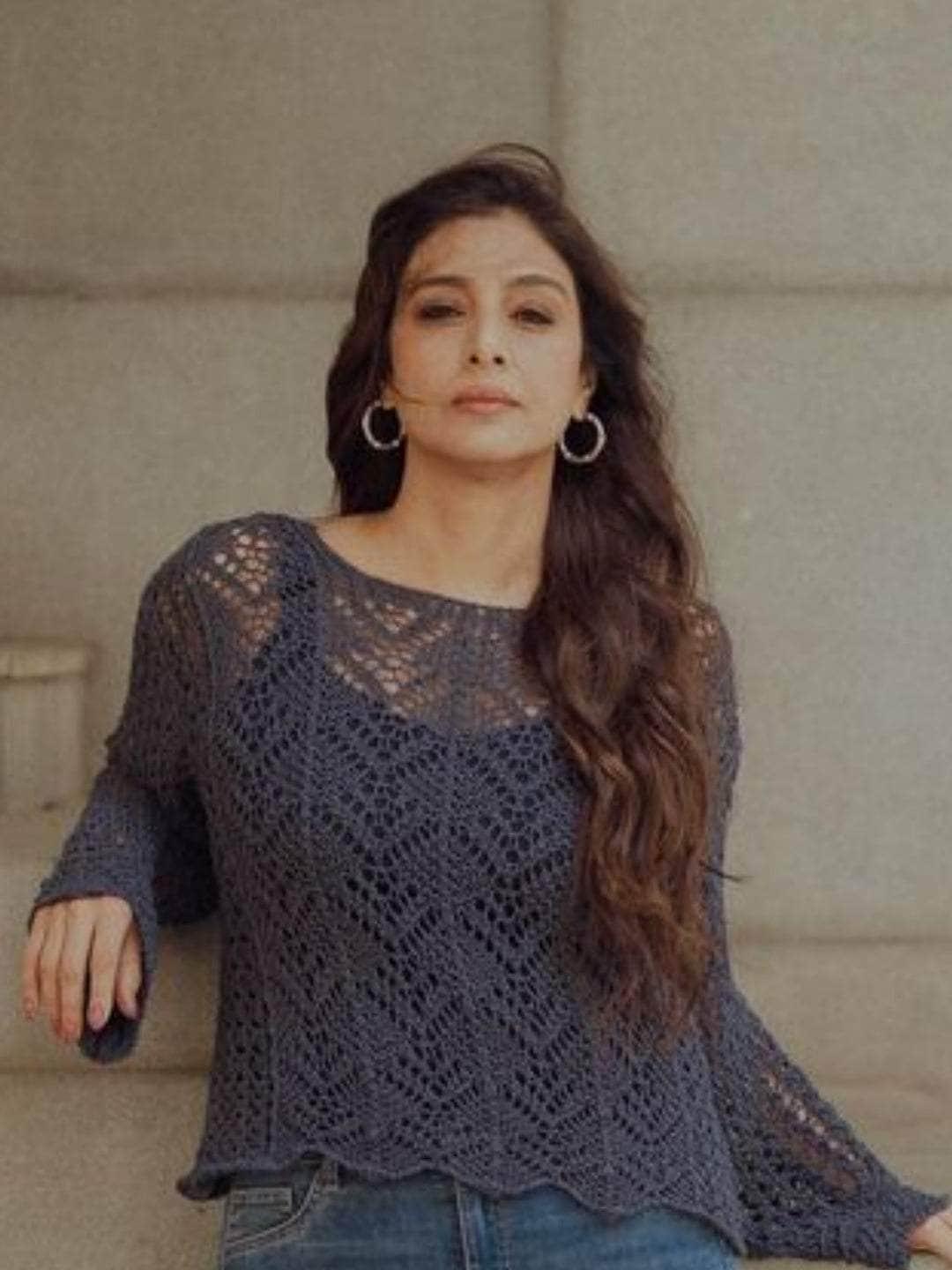 Ishhaara Tabu In Delicate Huggie Silver Hoop