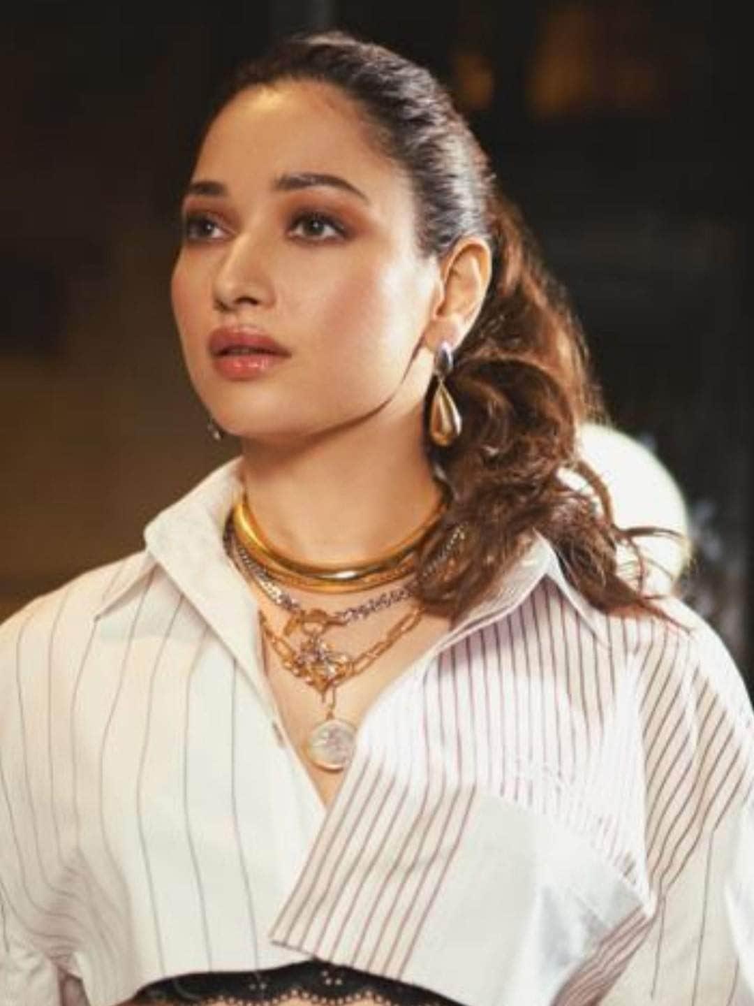 Ishhaara Tamannaah Bhatia In Water Drop Charm Earrings