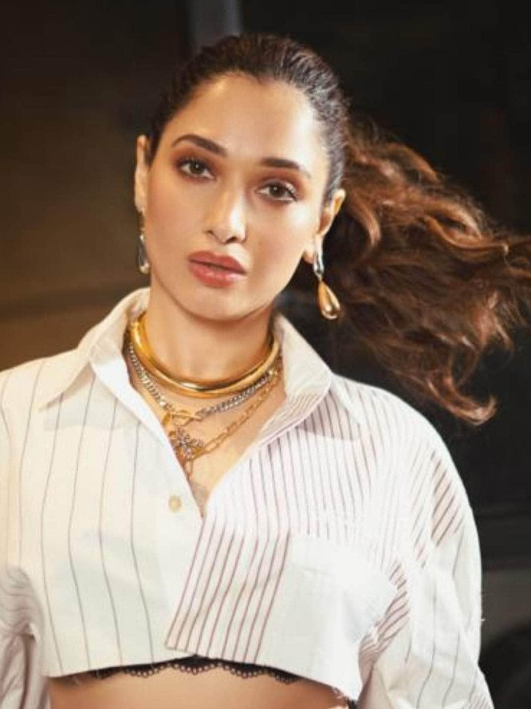 Ishhaara Tamannaah Bhatia In Water Drop Charm Earrings