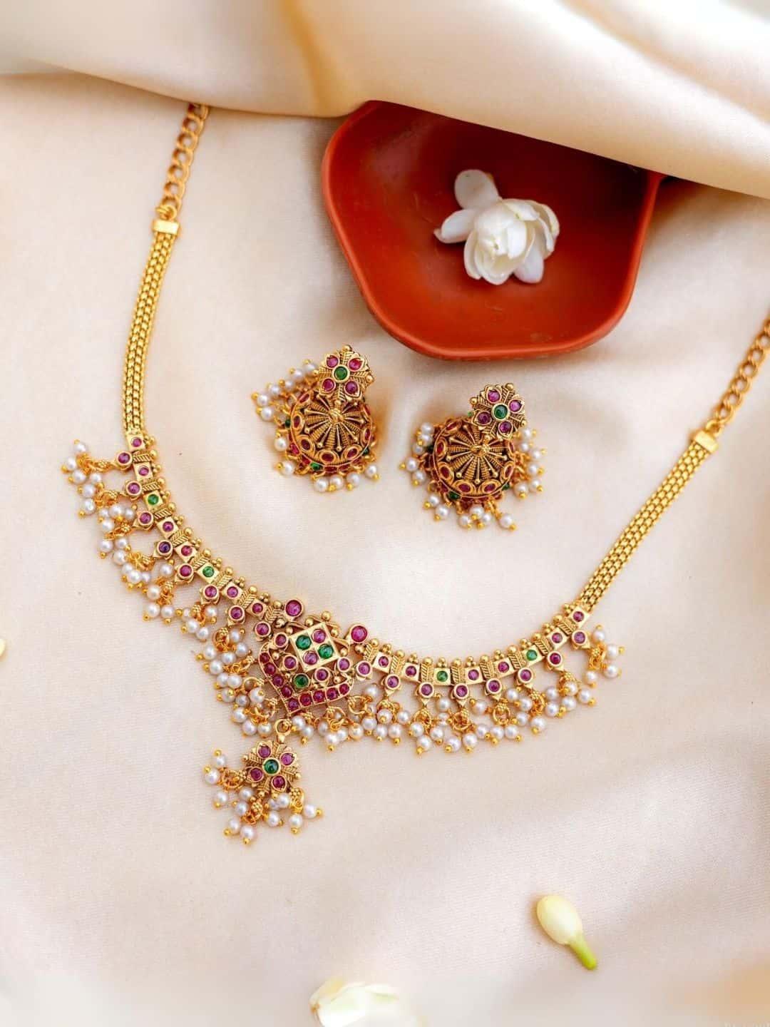 Ishhaara Tear Drop Kemp Stone Studded Necklace