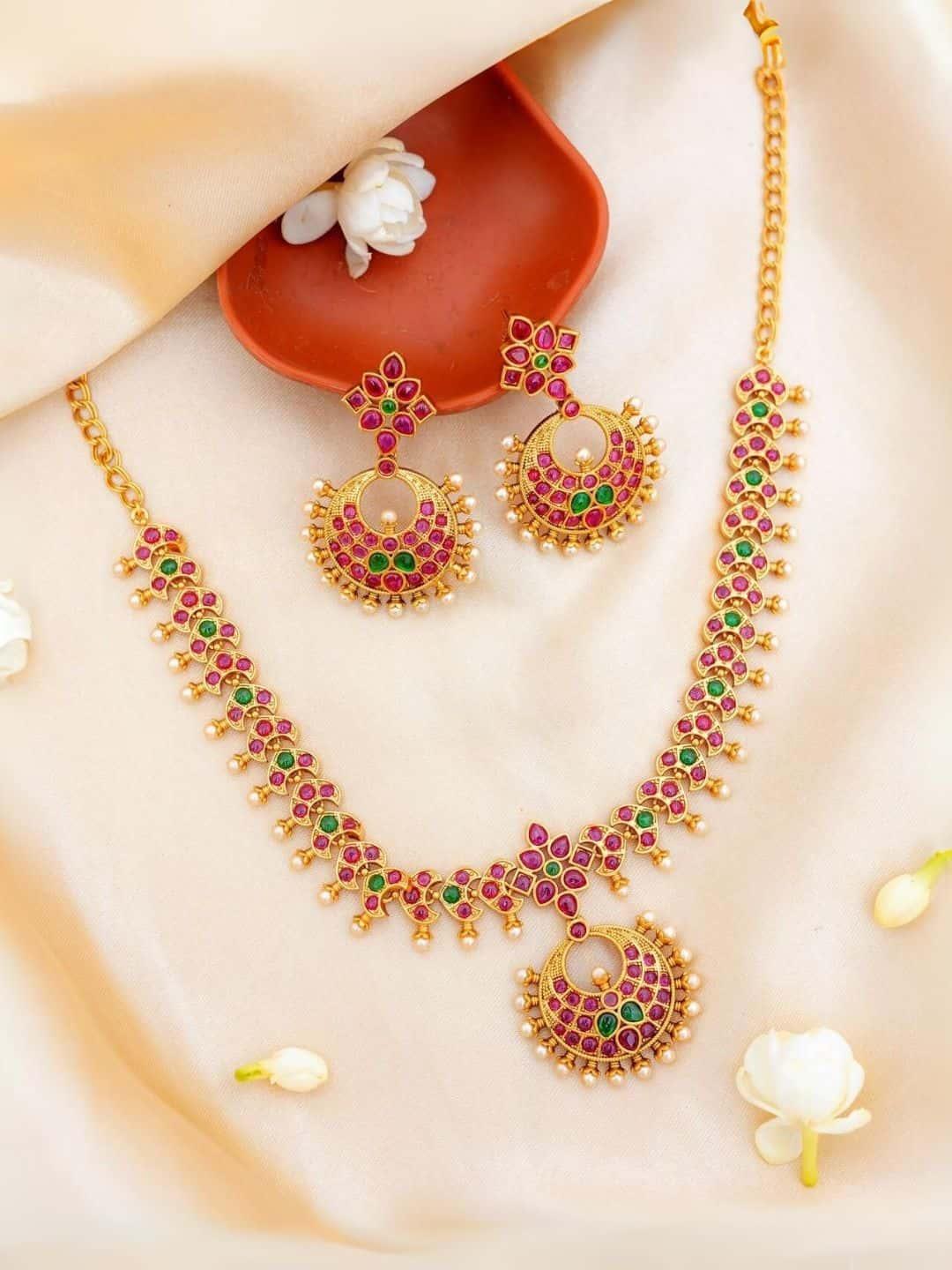 Ishhaara Traditional Kemp Stone Attigai Necklace